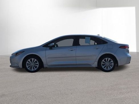Used 2024 Toyota Corolla LE w/ LE Convenience Package image 11
