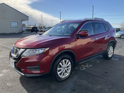 Used 2019 Nissan Rogue SV image 3