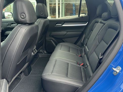 Used 2025 GMC Terrain Elevation w/ Elevation Premium Package AWD/4WD image 10
