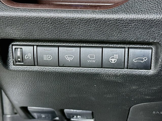 Used 2020 Toyota RAV4 Limited AWD/4WD image 10
