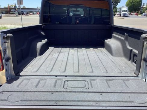 Used 2023 Jeep Gladiator Willys image 32