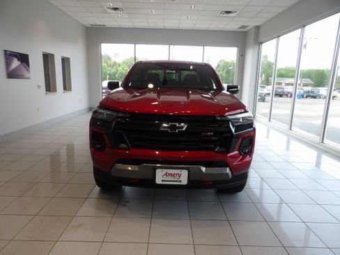 Used 2023 Chevrolet Colorado Z71 w/ Z71 Convenience Package 2 AWD/4WD image 2