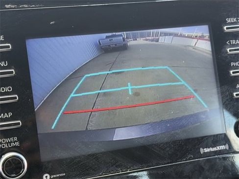 Used 2023 Toyota Camry SE image 17