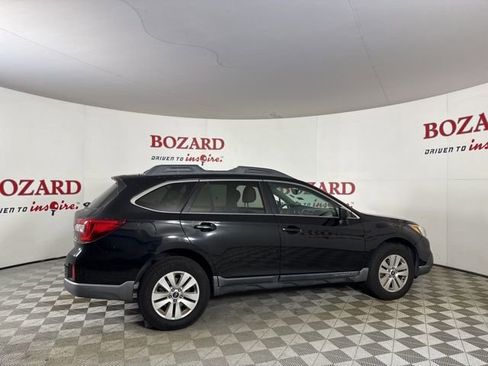 Used 2015 Subaru Outback 2.5i Premium image 9