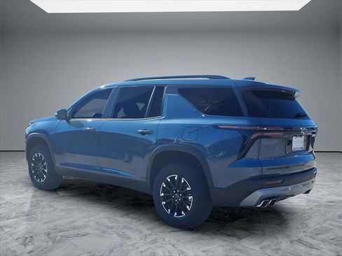 Used 2025 Chevrolet Traverse Z71 w/ Enhanced Driving Package image 5