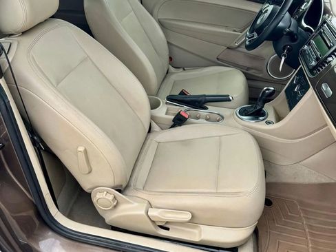 Used 2013 Volkswagen Beetle 2.5 image 8