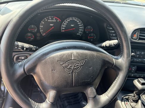 Used 2003 Chevrolet Corvette Convertible w/ Preferred Equipment Group1 RWD image 11