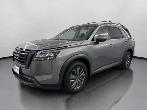 Used 2023 Nissan Pathfinder SV w/ SV Premium Package AWD/4WD image 4