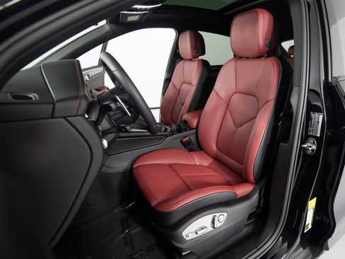 New 2026 Porsche Macan Turbo image 5