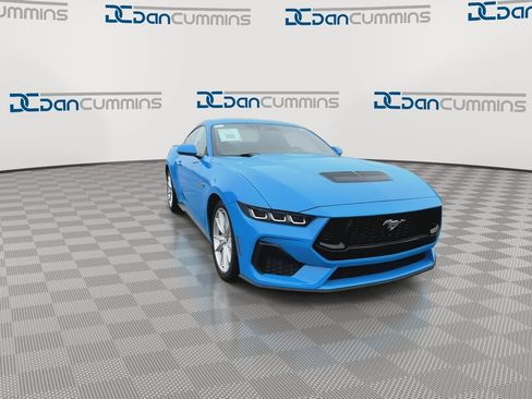 Used 2025 Ford Mustang GT Premium RWD image 2