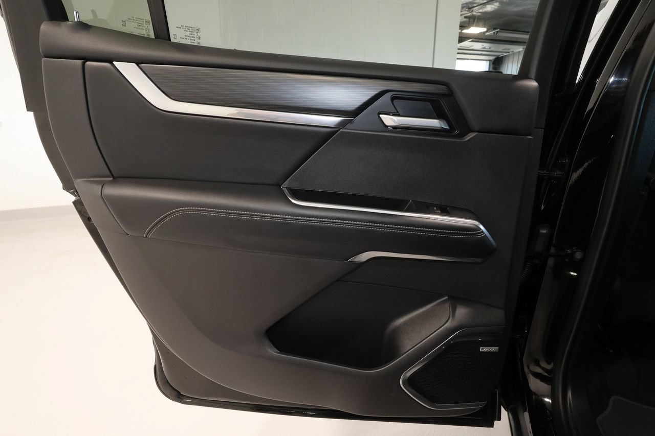 Certified 2026 GMC Acadia Elevation w/ Elevation Premium Package FWD image 22