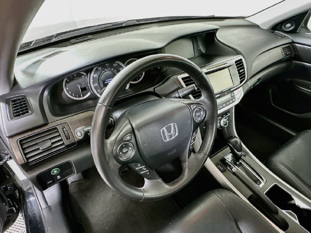 Used 2015 Honda Accord Touring image 11