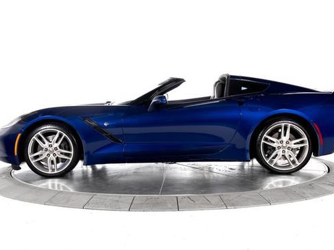 Used 2019 Chevrolet Corvette Stingray Coupe RWD image 2
