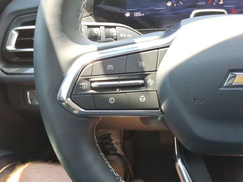 Certified 2025 Chevrolet Traverse High Country FWD image 28