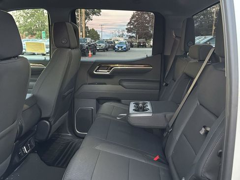 New 2026 GMC Sierra 1500 Elevation image 25