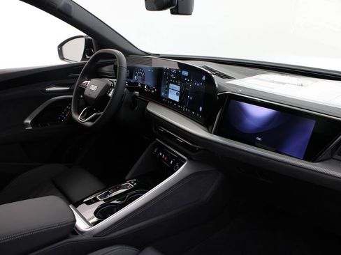 New 2026 Audi SQ5 Premium Plus image 25