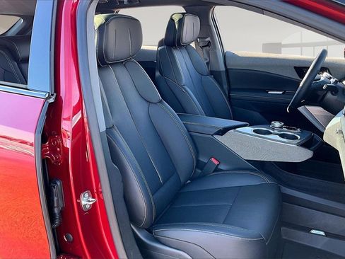 Used 2025 Cadillac Optiq Luxury 2 w/ LPO, Floor Liner Package image 7