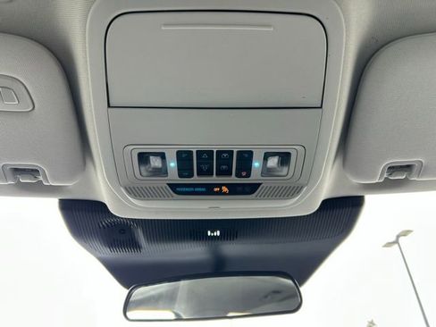 Used 2025 Ford Explorer Active w/ Active Comfort Package AWD/4WD image 14