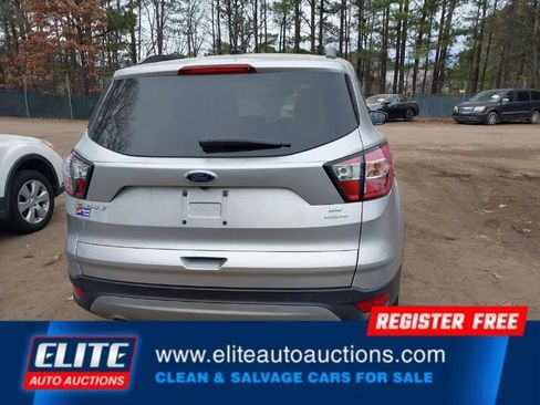 Used 2018 Ford Escape SE w/ Ford Safe & Smart Package image 32