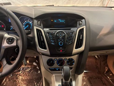 Used 2012 Ford Focus SE FWD image 19