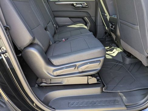 New 2026 Chevrolet Suburban LS w/ LS Custom Edition AWD/4WD image 34