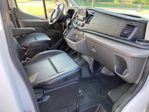 Used 2024 Ford Transit 250 148 Medium Roof RWD image 5