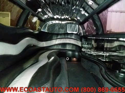 Used 2005 Lincoln Town Car Executive image 13