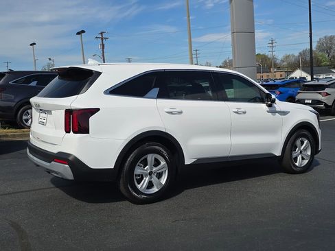 New 2026 Kia Sorento LX image 3