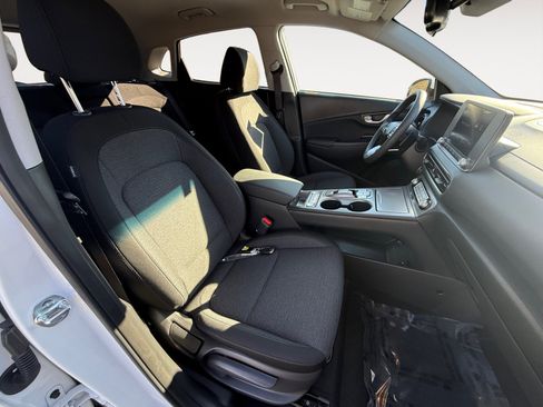 Used 2023 Hyundai Kona SE image 19
