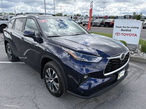 Certified 2025 Toyota Highlander XLE AWD/4WD image 10