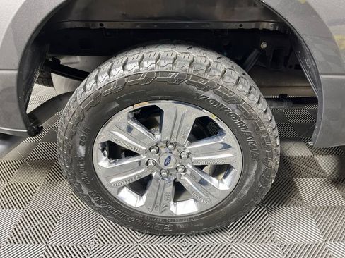 Used 2018 Ford F150 XLT w/ Equipment Group 302A Luxury AWD/4WD image 17