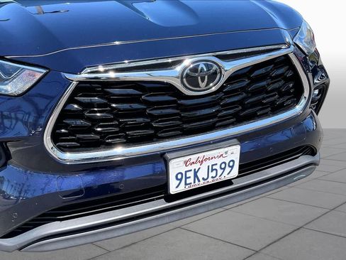 Used 2023 Toyota Highlander Limited FWD image 29
