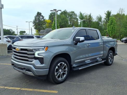 Used 2025 Chevrolet Silverado 1500 High Country w/ Z71 Off-Road Package AWD/4WD image 3