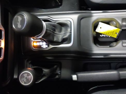 Used 2025 Jeep Wrangler Unlimited Sahara w/ Safety Group AWD/4WD image 22