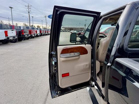 Used 2002 Ford F250 Lariat image 13