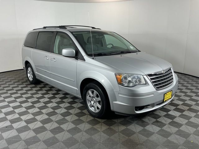 Used 2008 Chrysler Town & Country Touring FWD image 3