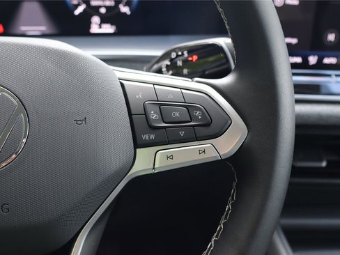 Used 2025 Volkswagen Tiguan S w/ 18" Wheel Package image 17