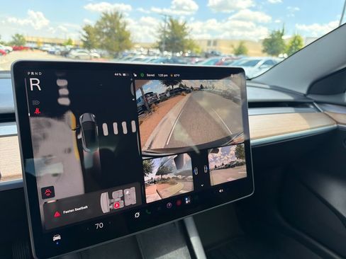 Used 2023 Tesla Model 3 Standard Range RWD image 27