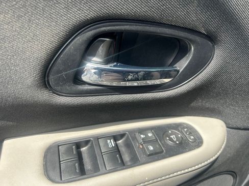 Used 2022 Honda HR-V LX image 21