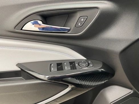 New 2026 Chevrolet Trax LT w/ Driver Confidence Package FWD image 9