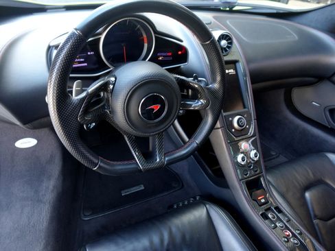 Used 2016 McLaren 650S Spider image 12