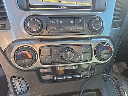 Used 2018 Chevrolet Suburban LT image 5