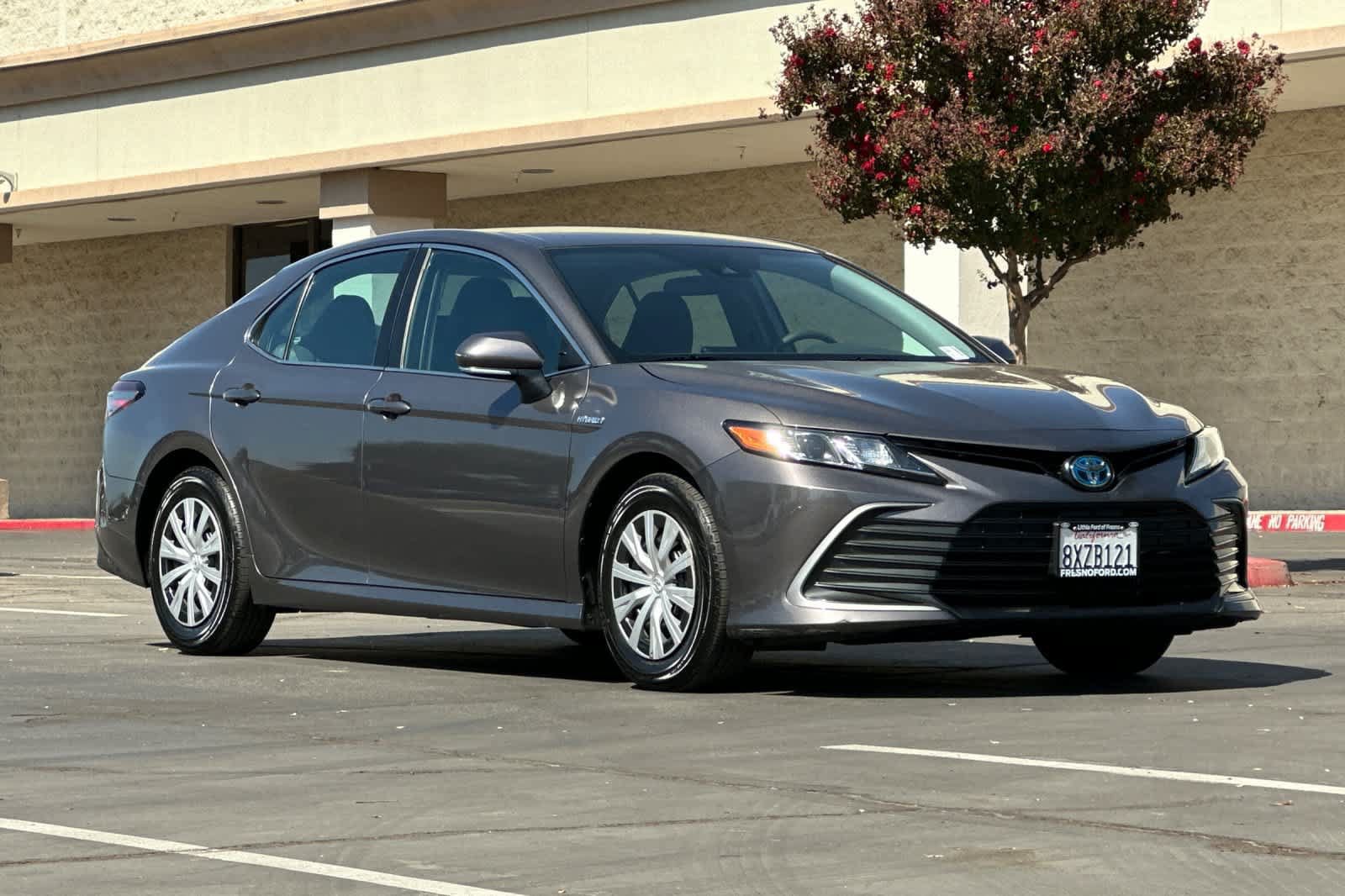 Used 2021 Toyota Camry LE FWD image 10