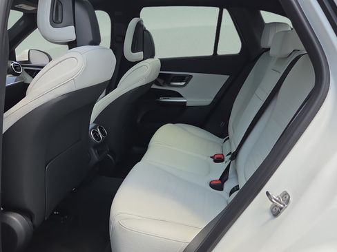 New 2026 Mercedes-Benz GLC 300 image 11