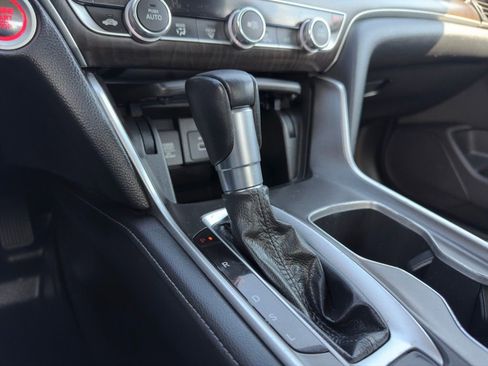 Used 2022 Honda Accord EX-L image 11