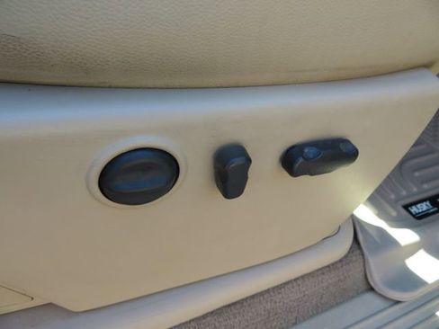 Used 2009 Chevrolet Silverado 2500 LTZ w/ Safety Package image 16