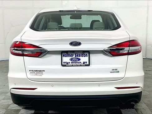 Used 2020 Ford Fusion SE image 4