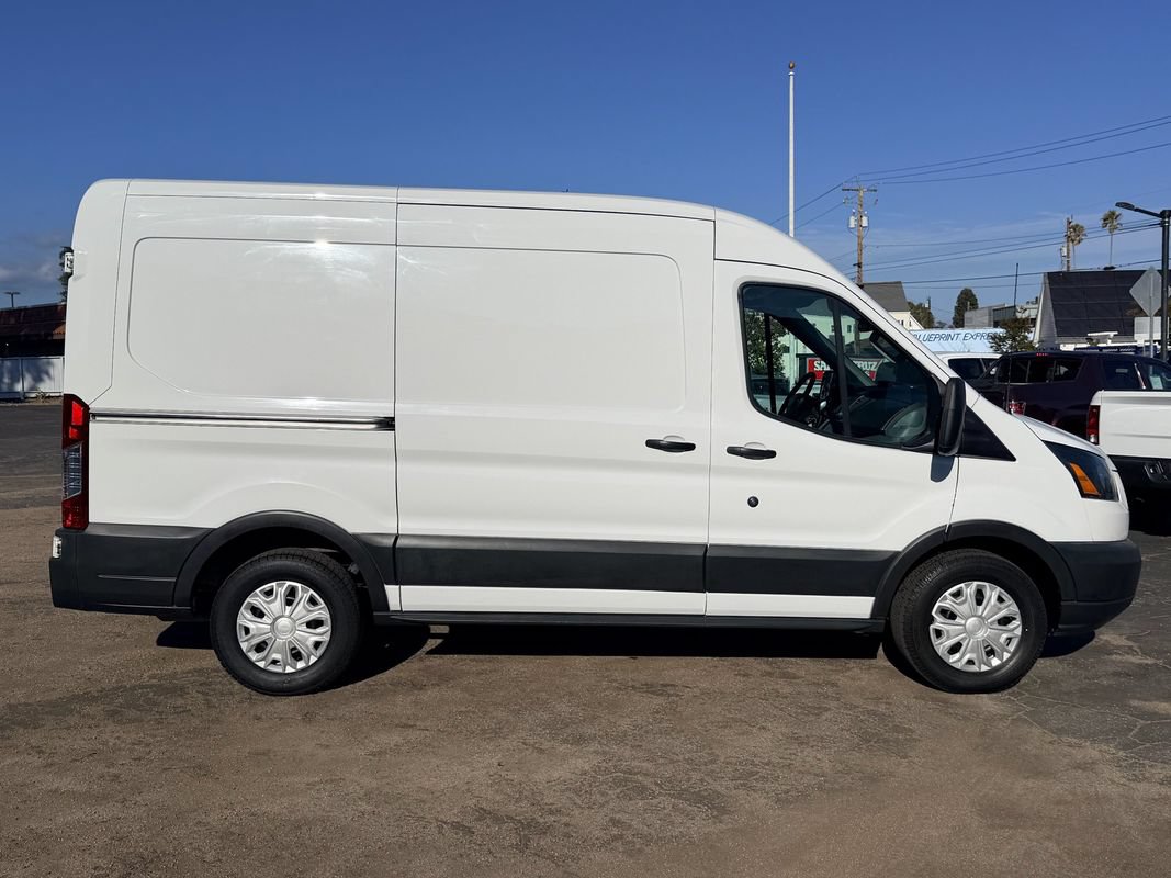 Used 2017 Ford Transit 150 130 Medium Roof RWD image 5