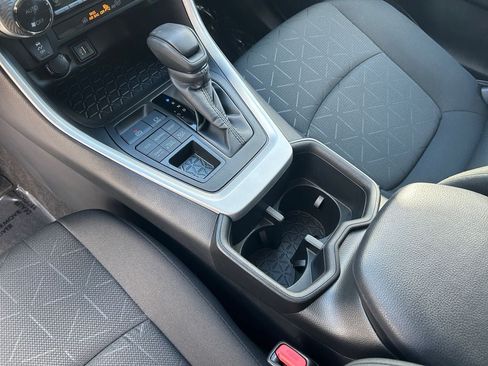 Used 2024 Toyota RAV4 XLE AWD/4WD image 18