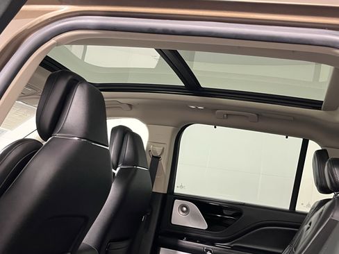 Used 2022 Lincoln Aviator Reserve w/ Equipment Group 201A image 14
